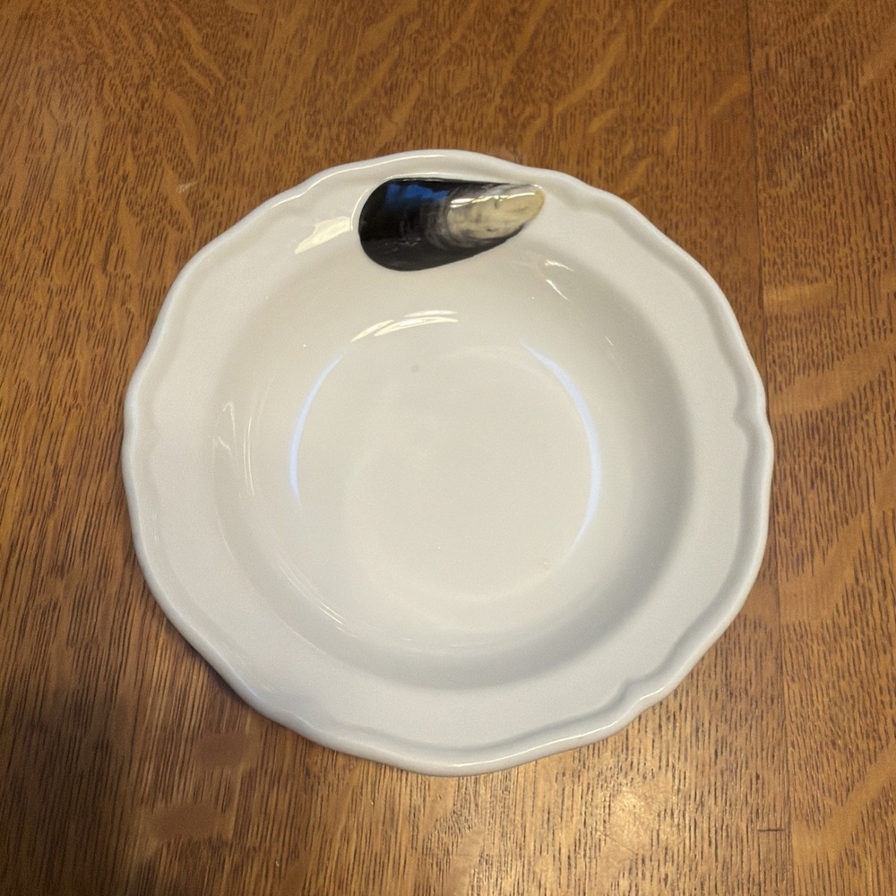 Williams Sonoma Made in Italy Mussel Shell Seafood White Bowl 7"